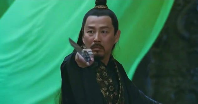 10 Bizarre Ways People Escaped Assassination – Listverse