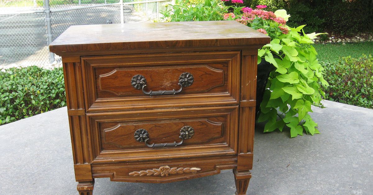 Pretty In Pink Nightstand Makeover with Annie Sloan Chalk Paint