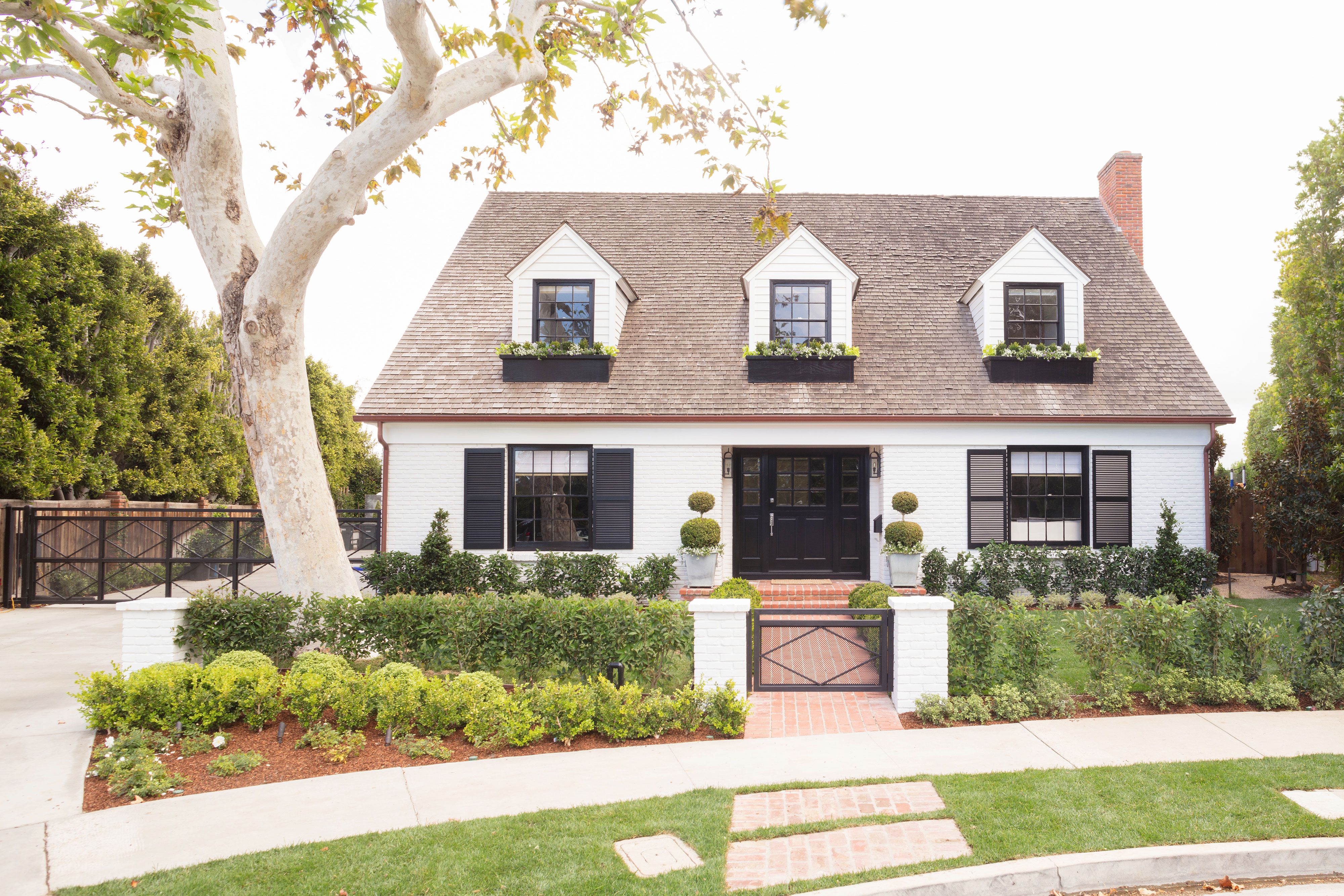 42 Exterior Color Schemes for Every Architectural Style