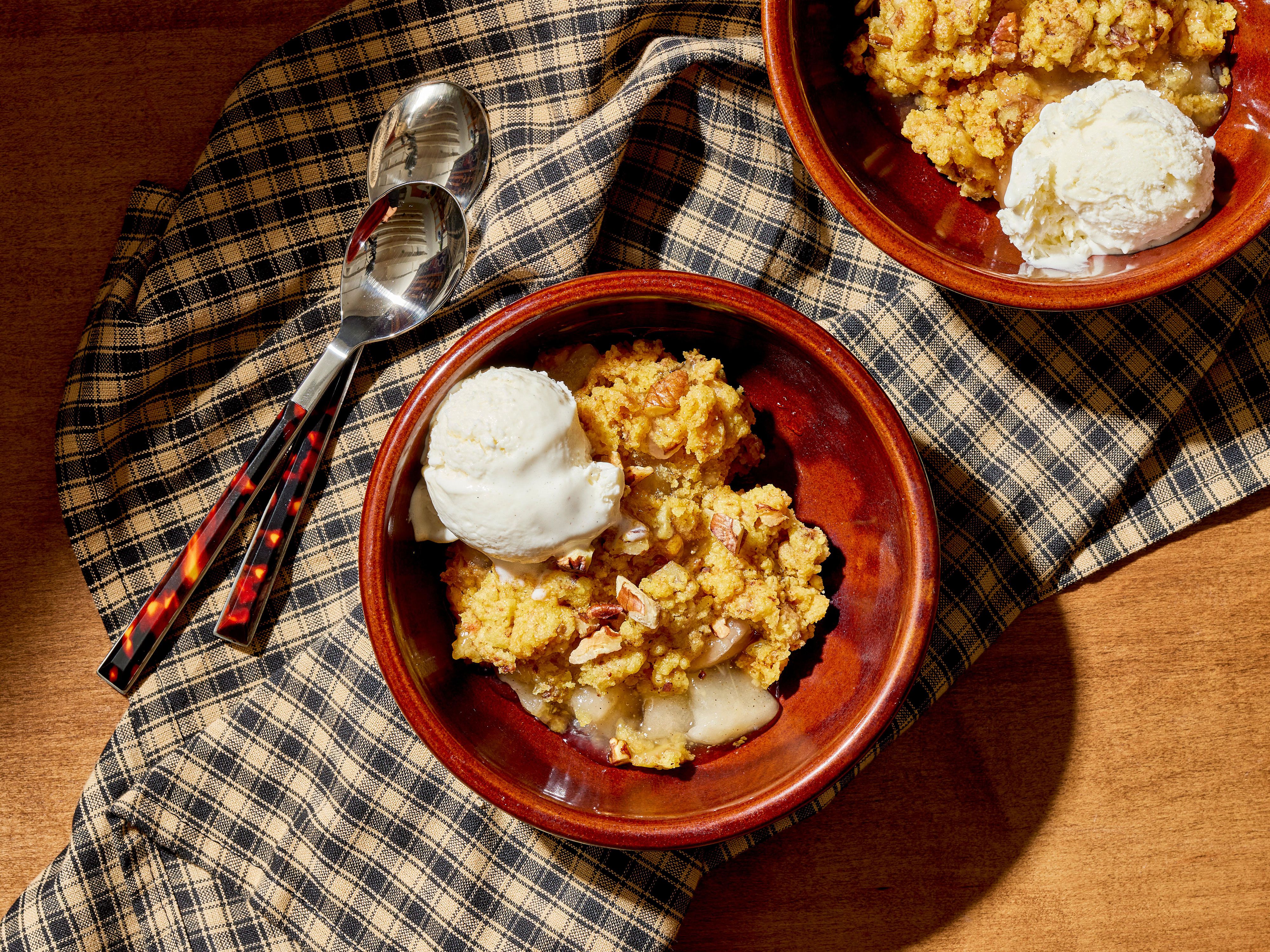 Slow Cooker Apple Dump Cake Recipe