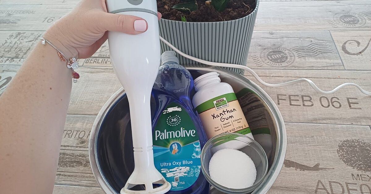 Homemade Shower Cleaner: The Best DIY Formula for Spotless Glass Doors