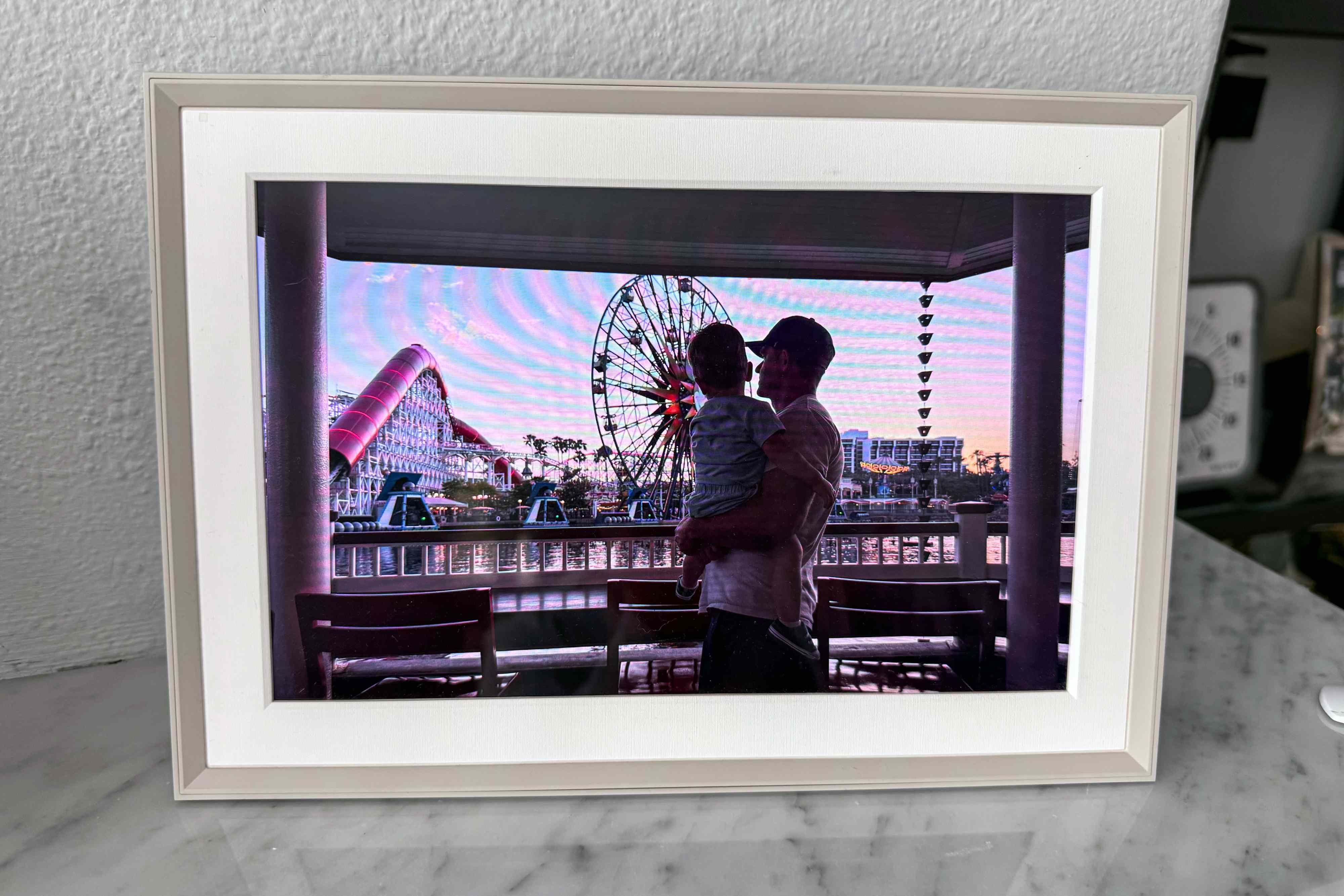 Aura Carver Digital Photo Frame Review: 2025