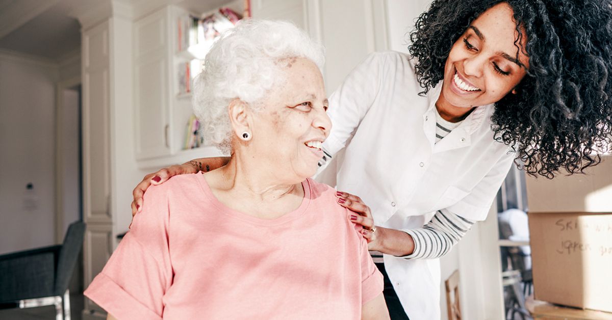 ¿Medicare paga los gastos de un centro de vida asistida?