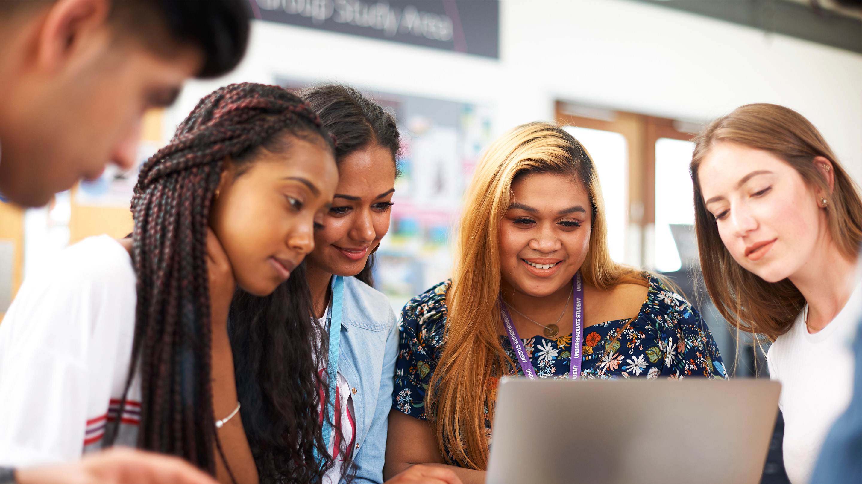 Using Slide Decks for Collaborative Learning