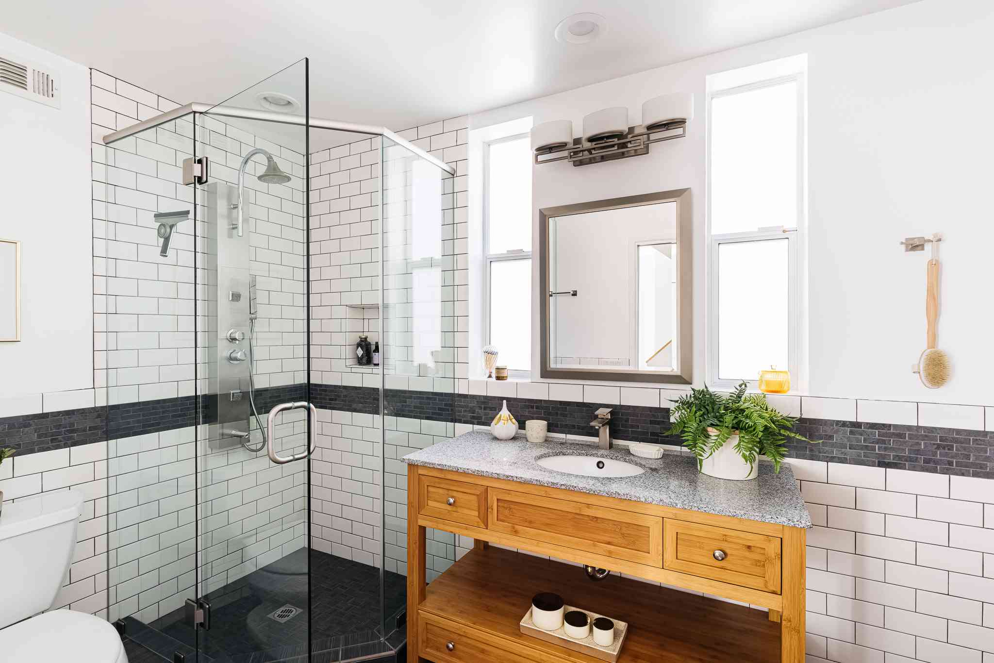 35 Minimalist Bathroom Ideas to Simplify Your Life
